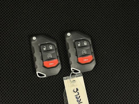 Used 2021 Jeep Wrangler Unlimited Rubicon AWD/4WD image 12