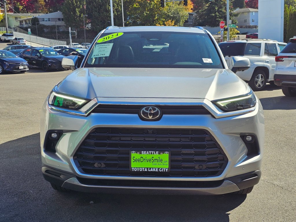 Used 2024 Toyota Grand Highlander AWD Hybrid image 2