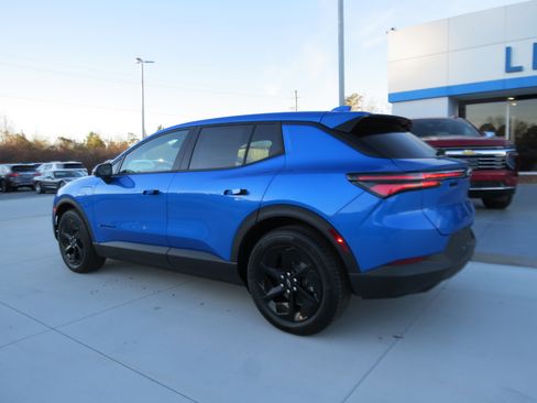 New 2026 Chevrolet Equinox EV LT w/ Comfort Package image 3