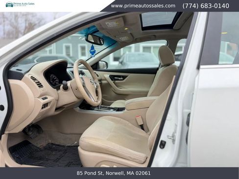 Used 2014 Nissan Altima 2.5 SV w/ Convenience Package image 10