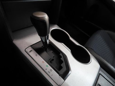 Used 2012 Toyota Camry SE w/ Preferred Accessory Pkg FWD image 26