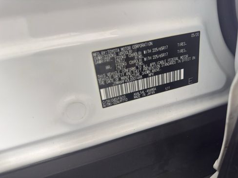 Used 2020 Toyota RAV4 XLE w/ Convenience Package image 13