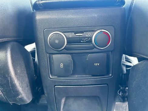 Used 2022 Ford Explorer XLT w/ Equipment Group 202A image 27