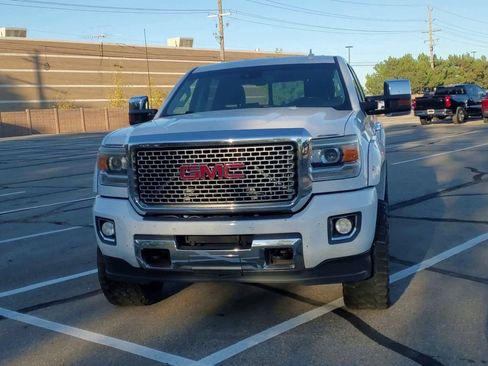 Used 2015 GMC Sierra 2500 Denali image 39