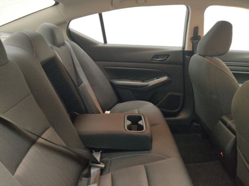 Used 2025 Nissan Altima 2.5 SV FWD image 19