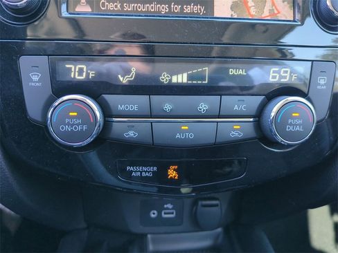 Used 2020 Nissan Rogue SV w/ Sun & Sound Touring Package image 27