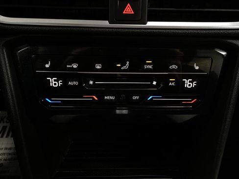 Used 2025 Volkswagen Taos SE image 23