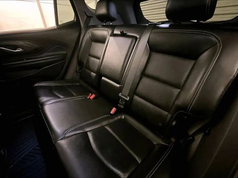 Used 2024 GMC Terrain SLT image 25