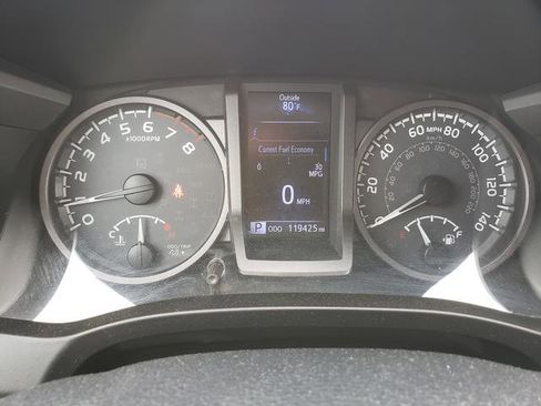 Used 2019 Toyota Tacoma TRD Off-Road AWD/4WD image 27