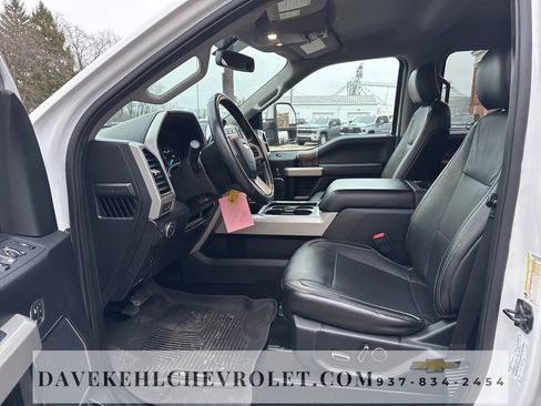 Used 2019 Ford F250 Lariat w/ Chrome Package image 9