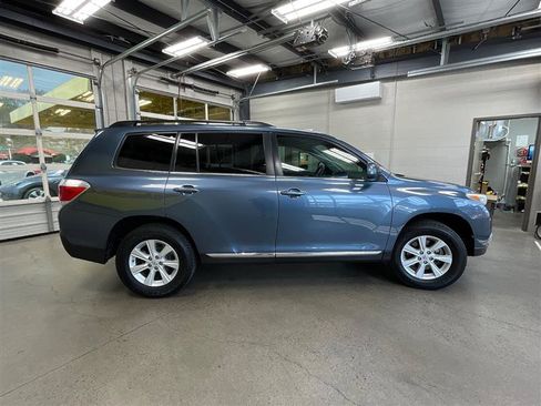 Used 2013 Toyota Highlander Plus image 6