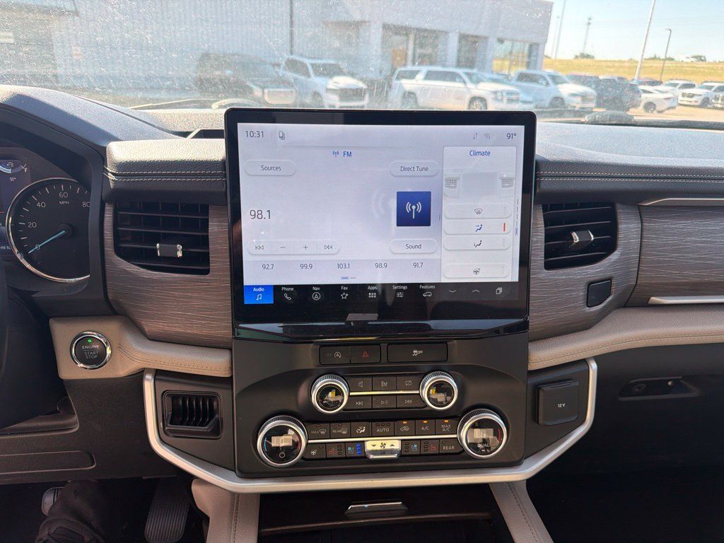 Used 2024 Ford Expedition Limited AWD/4WD image 12