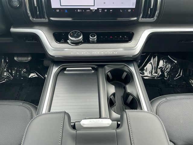 Certified 2026 Ford Expedition Platinum w/ Driver's Package AWD/4WD image 15