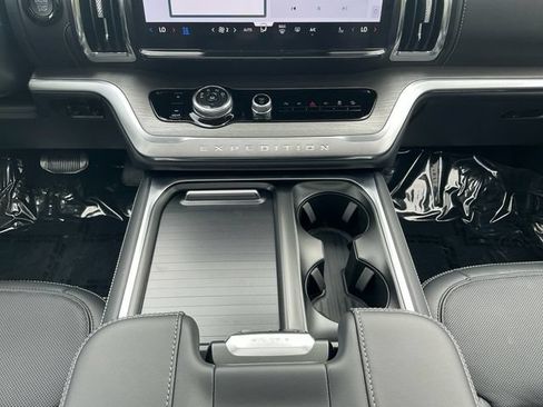 Certified 2026 Ford Expedition Platinum w/ Driver's Package AWD/4WD image 15