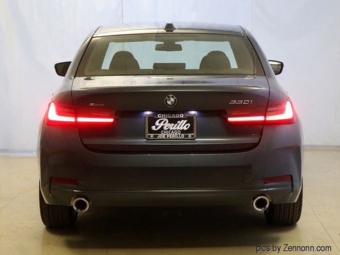 Used 2025 BMW 330i xDrive Sedan w/ M Sport Package image 7