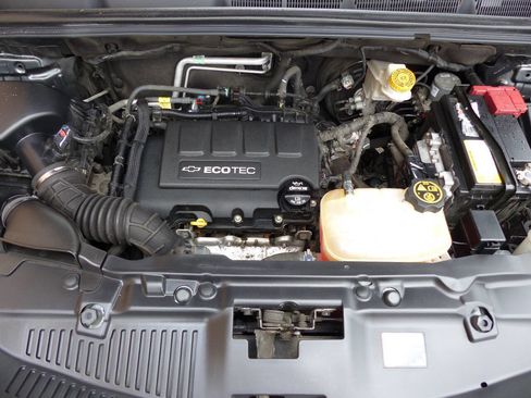 Used 2020 Chevrolet Trax LT image 32