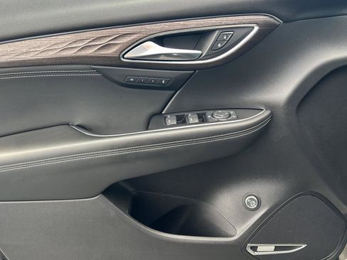 Used 2023 Buick Envision Avenir image 11