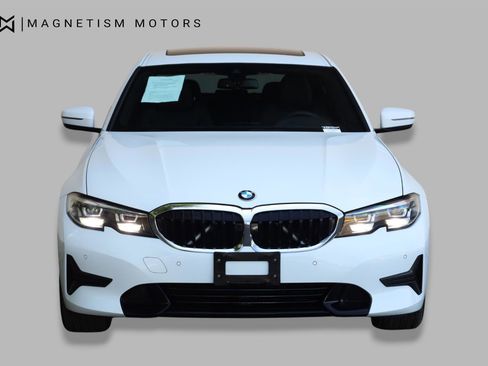 Used 2019 BMW 330i Sedan w/ Driving Assistance Package image 5
