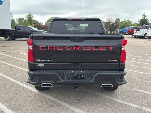 Used 2022 Chevrolet Silverado 1500 RST AWD/4WD image 4