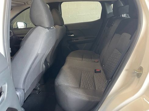 Used 2025 Nissan Kicks SV AWD/4WD image 16
