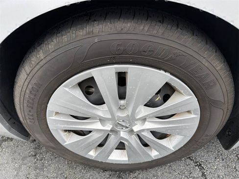 Used 2022 Nissan Sentra S image 11