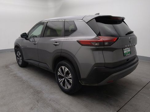 Used 2023 Nissan Rogue SV image 3