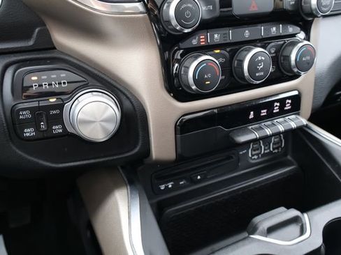 Used 2019 RAM 1500 Laramie AWD/4WD image 14