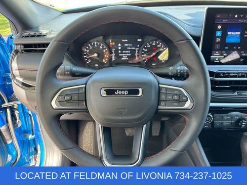 Used 2025 Jeep Compass Trailhawk AWD/4WD image 11