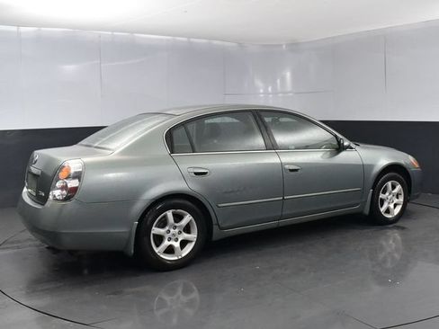 Used 2005 Nissan Altima 2.5 S w/ (F01) Convenience Pkg FWD image 3