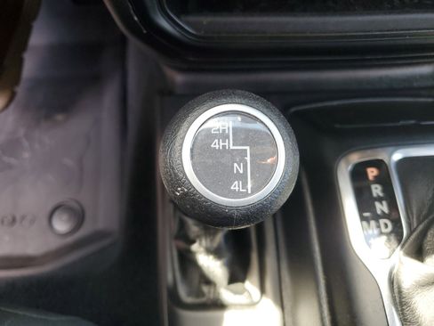 Used 2023 Jeep Gladiator Willys image 28