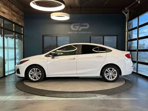 Used 2019 Chevrolet Cruze LS w/ LS Convenience Package FWD image 6