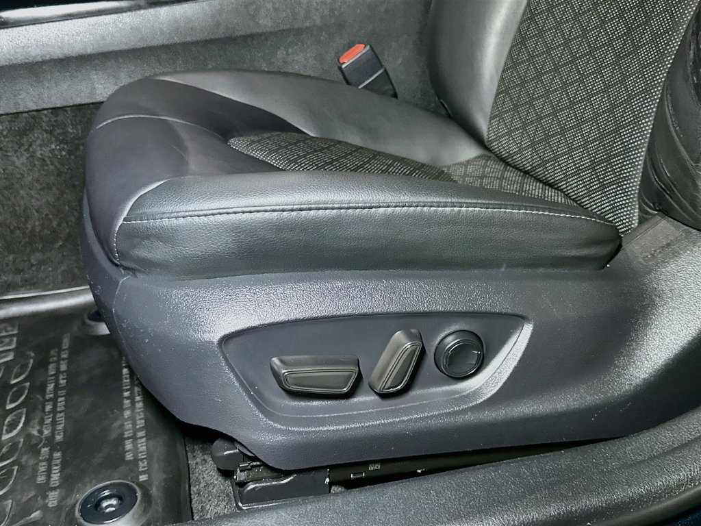 Used 2018 Toyota Camry XSE w/ Driver Assist Package FWD image 19