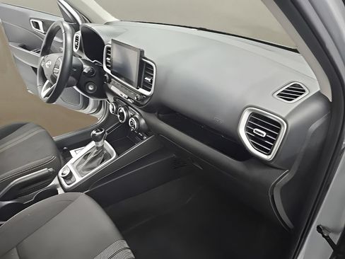Used 2022 Hyundai Venue SEL FWD image 25