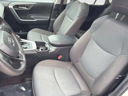 Used 2024 Toyota RAV4 XLE AWD/4WD image 20