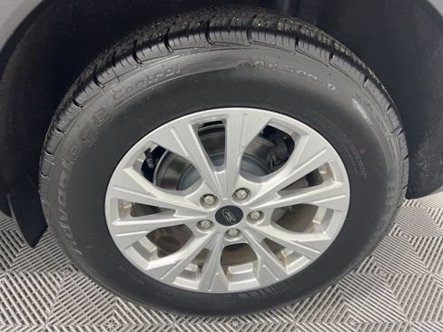 Used 2023 Ford Escape Active w/ Tech Pack #1 AWD/4WD image 9