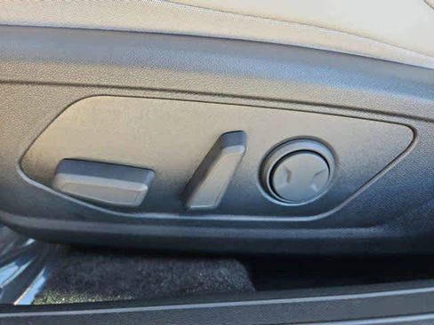 New 2026 Hyundai Elantra Limited image 17