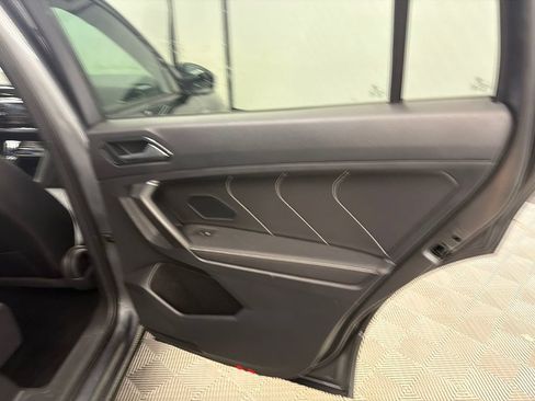 Used 2022 Volkswagen Tiguan SE R-Line FWD image 17