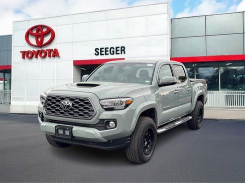 Used 2023 Toyota Tacoma TRD Sport w/ Technology Package AWD/4WD image 10