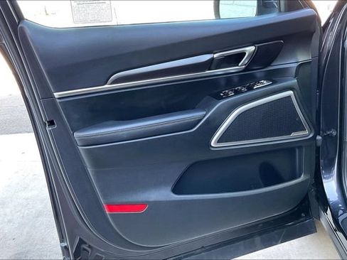 Used 2025 Kia Telluride LX FWD image 22