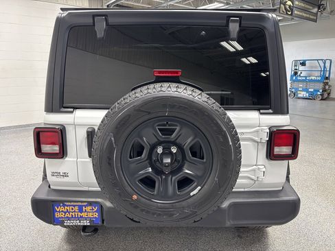 Used 2021 Jeep Wrangler Sport image 6