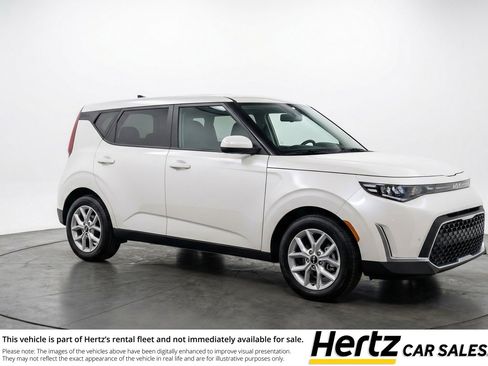 Used 2025 Kia Soul LX w/ LX Technology Package FWD image 1