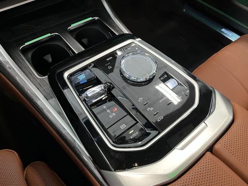 Certified 2024 BMW i7 eDrive50 w/ Executive Package image 12