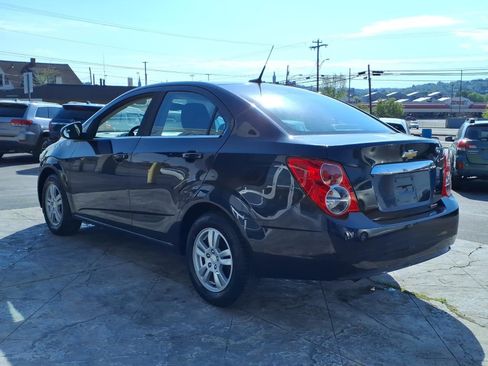 Used 2014 Chevrolet Sonic LT FWD image 4