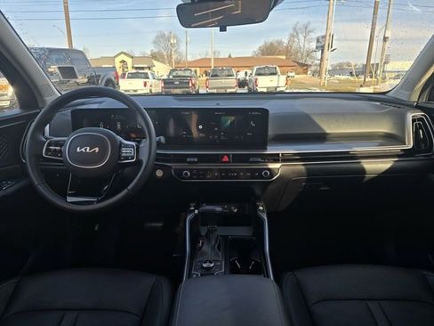Used 2025 Kia Sorento S image 15