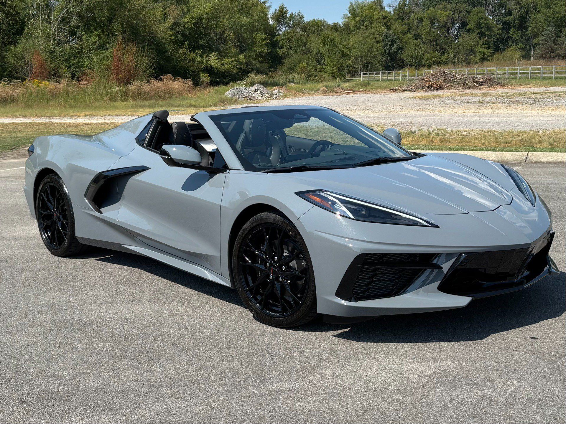 Used 2025 Chevrolet Corvette Stingray Preferred Conv w/ 2LT RWD image 1