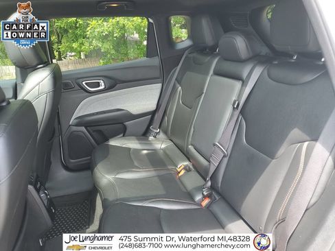 Used 2024 Jeep Compass Latitude w/ Sun and Sound Group AWD/4WD image 27