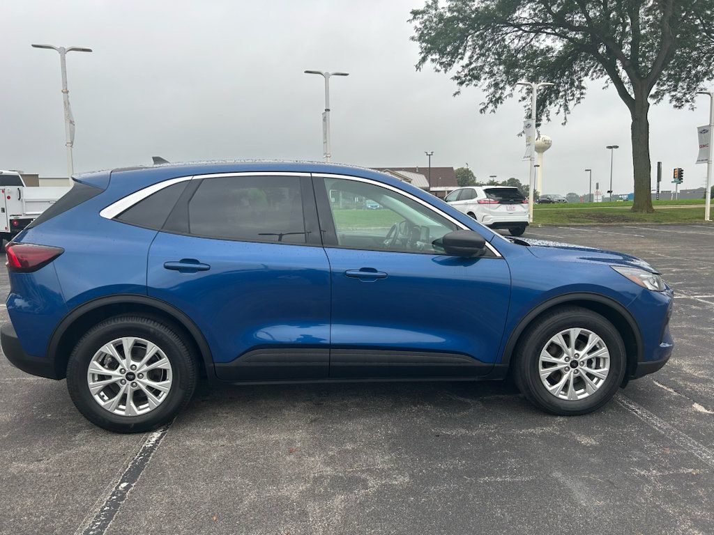 Used 2023 Ford Escape Active FWD image 4