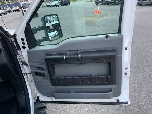 Used 2012 Ford F550 4x4 Regular Cab Super Duty w/ Payload Upgrade Pkg image 21