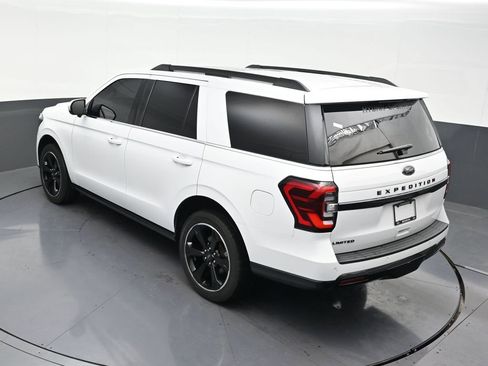 Used 2023 Ford Expedition Limited image 17