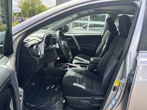 Used 2016 Toyota RAV4 XLE AWD/4WD image 12